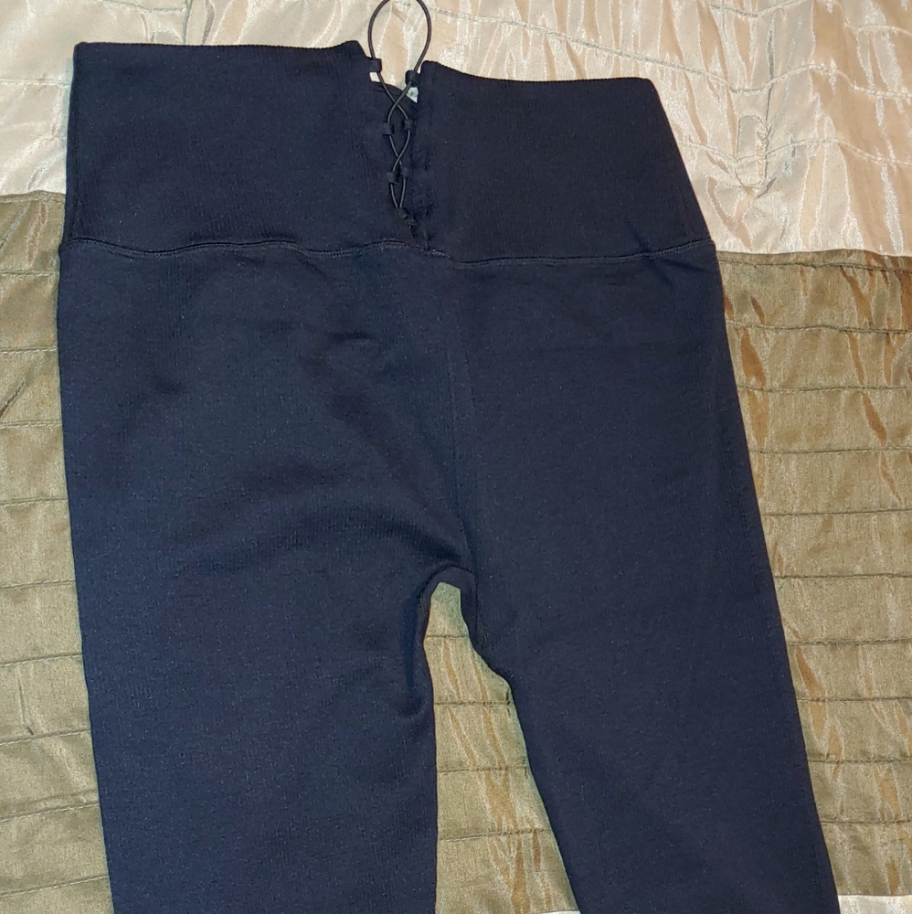 Fabletics leggings - Picture 2 of 4